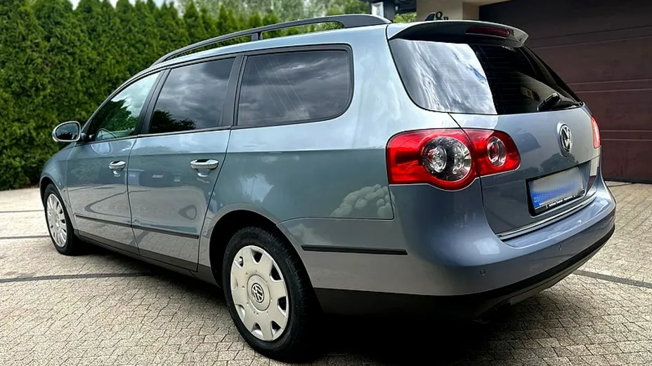 VOLKSWAGEN Passat -