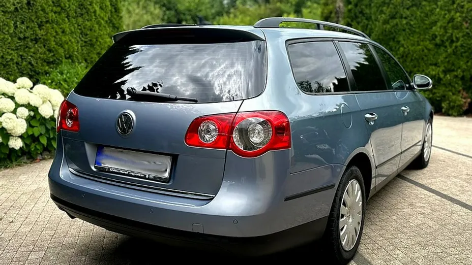 VOLKSWAGEN Passat -