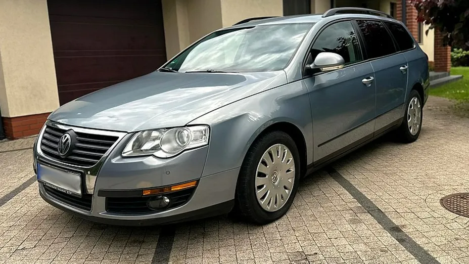 VOLKSWAGEN Passat -
