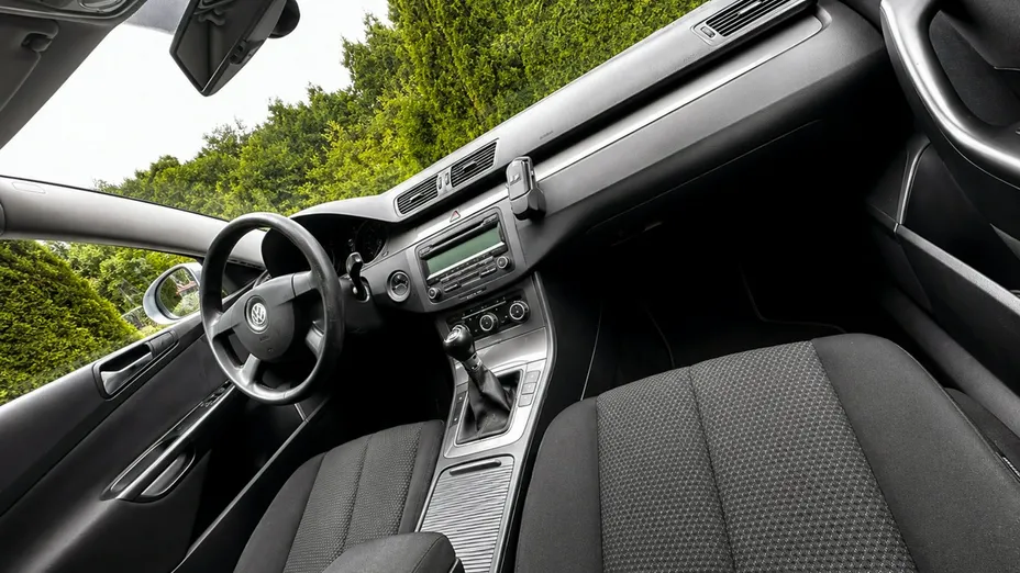 VOLKSWAGEN Passat -