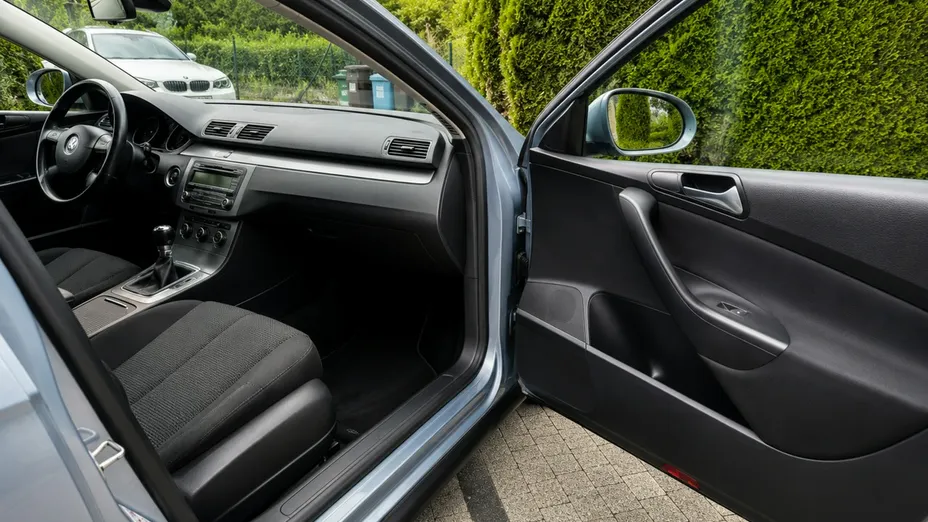 VOLKSWAGEN Passat -