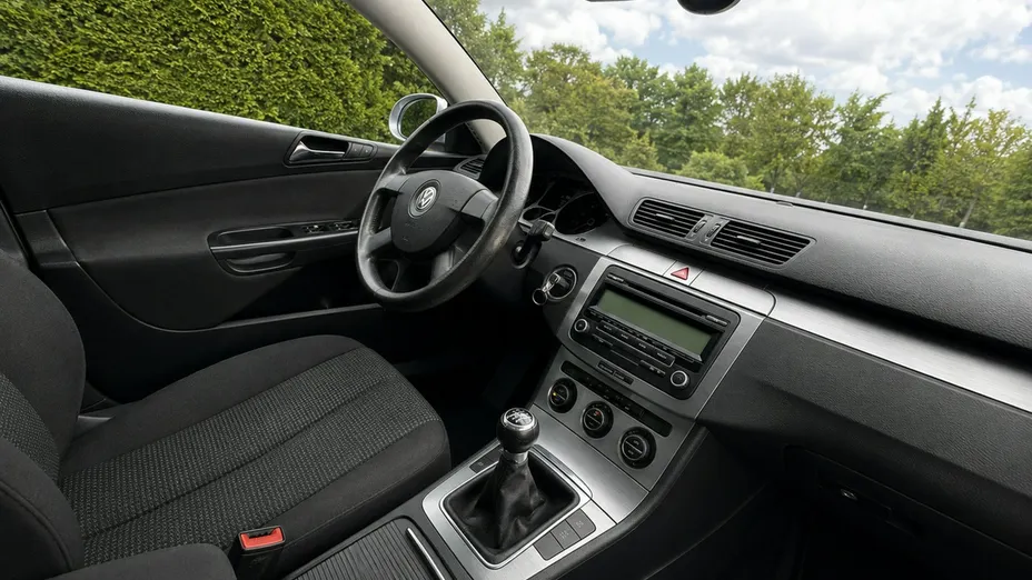 VOLKSWAGEN Passat -