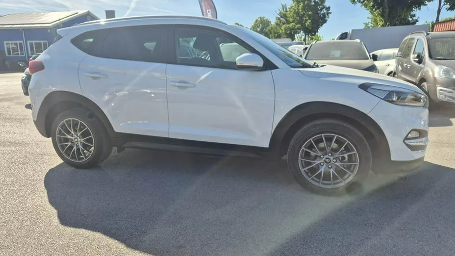 HYUNDAI Tucson -