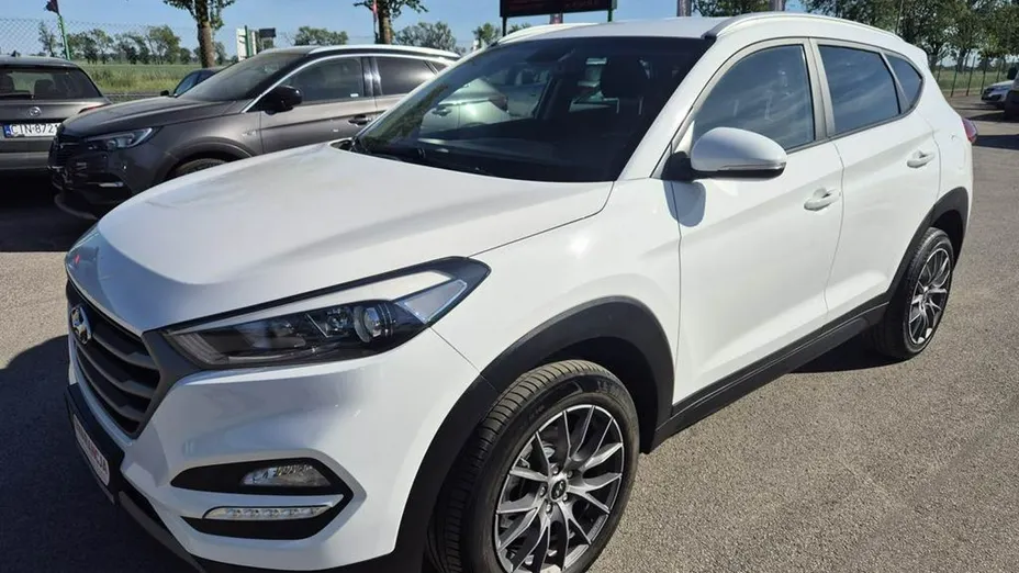 HYUNDAI Tucson -