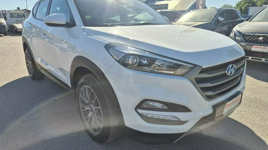 HYUNDAI Tucson -
