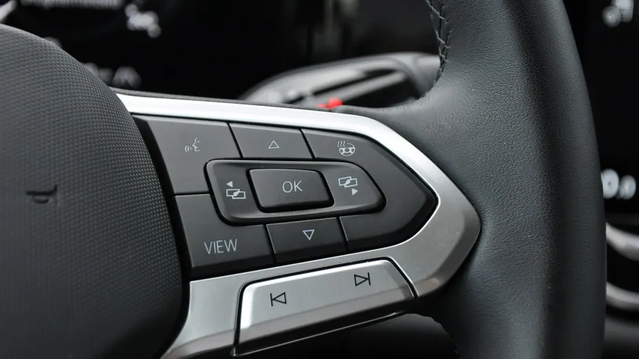 VOLKSWAGEN Tiguan -