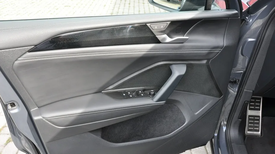 VOLKSWAGEN Tiguan -