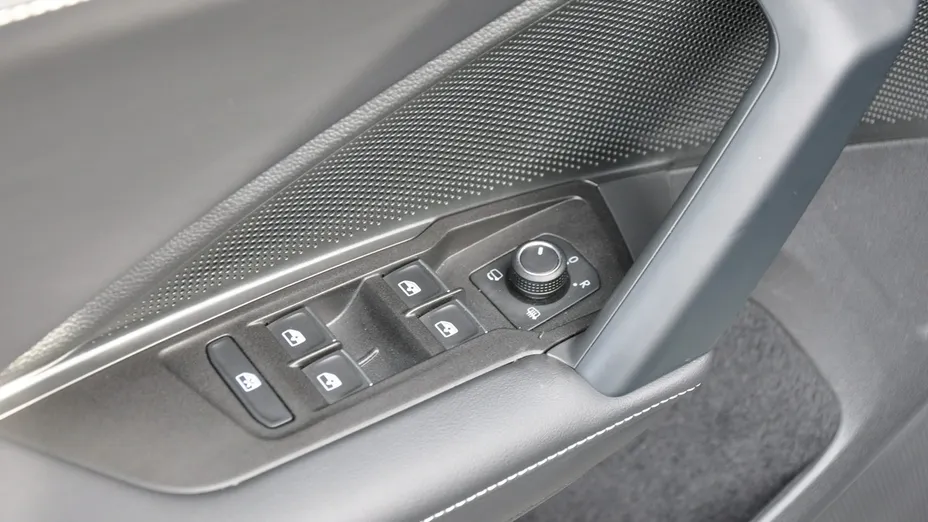 VOLKSWAGEN Tiguan -