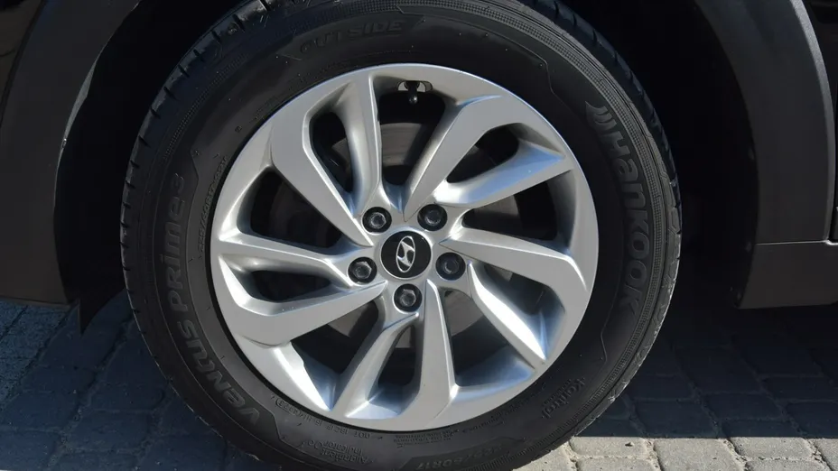 HYUNDAI Tucson -