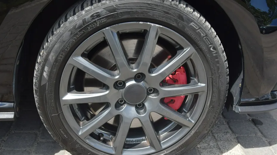 VOLKSWAGEN Polo -