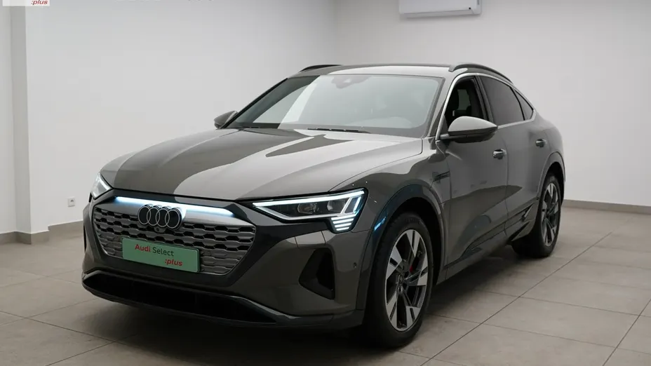 AUDI Q8 Sportback e-tron -