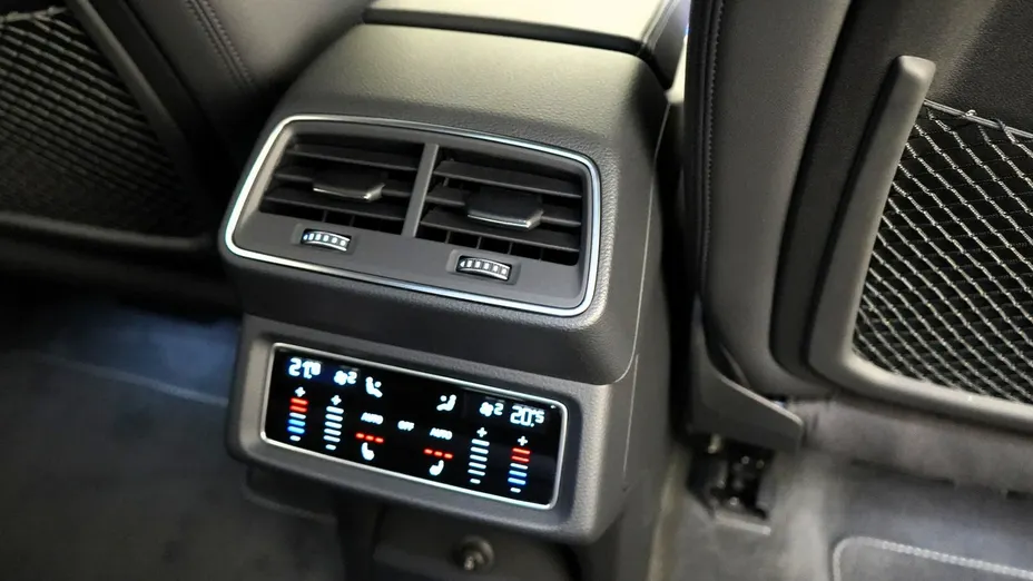 AUDI Q8 Sportback e-tron -