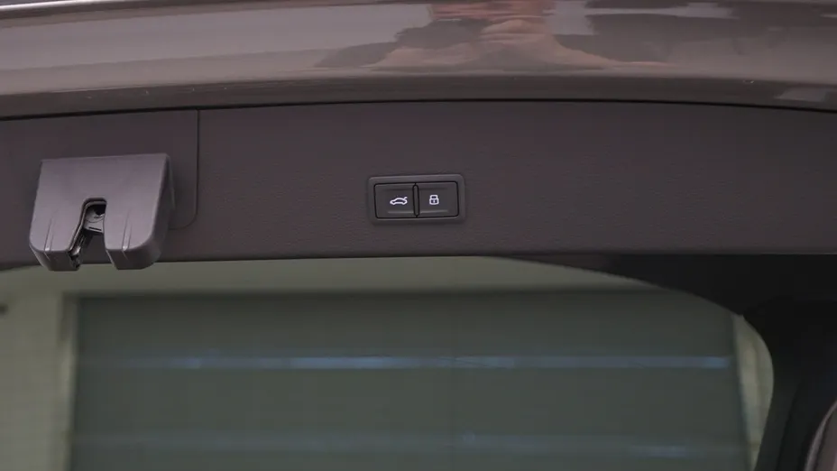 AUDI Q8 Sportback e-tron -