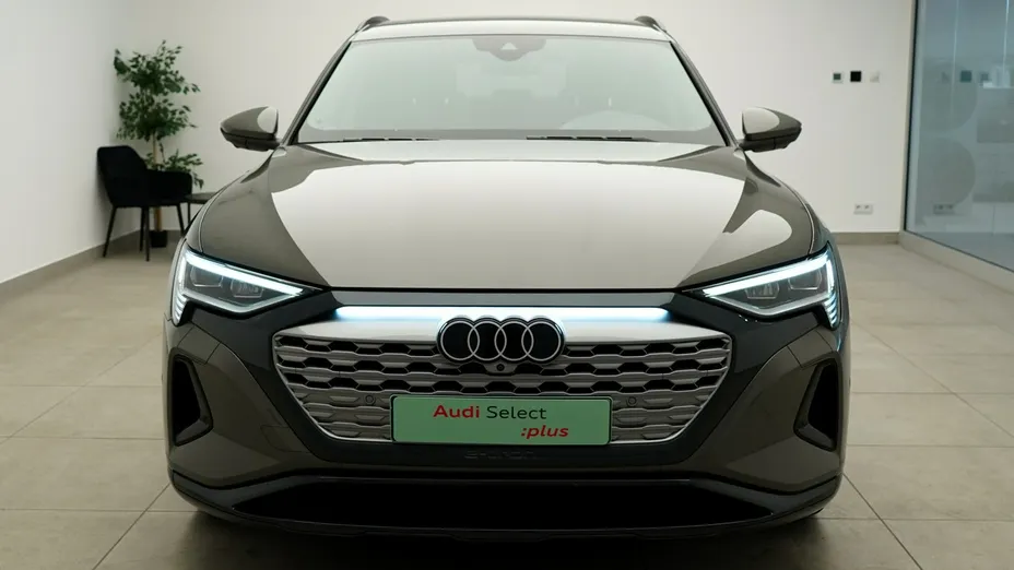 AUDI Q8 Sportback e-tron -