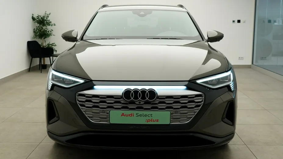 AUDI Q8 Sportback e-tron -