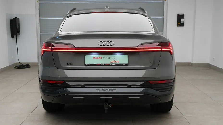 AUDI Q8 Sportback e-tron -