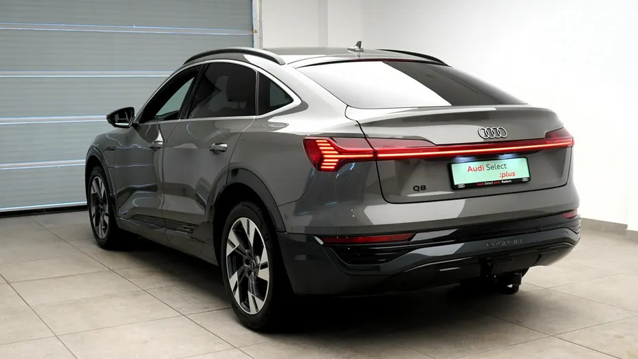 AUDI Q8 Sportback e-tron -