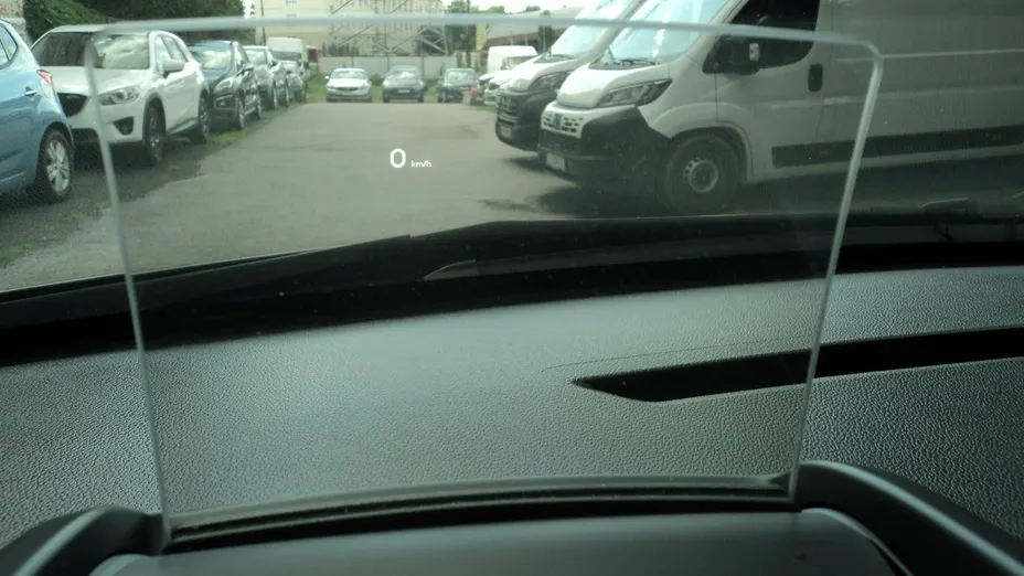 PEUGEOT 3008 -