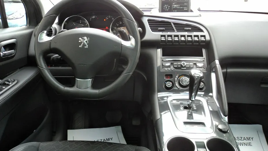 PEUGEOT 3008 -