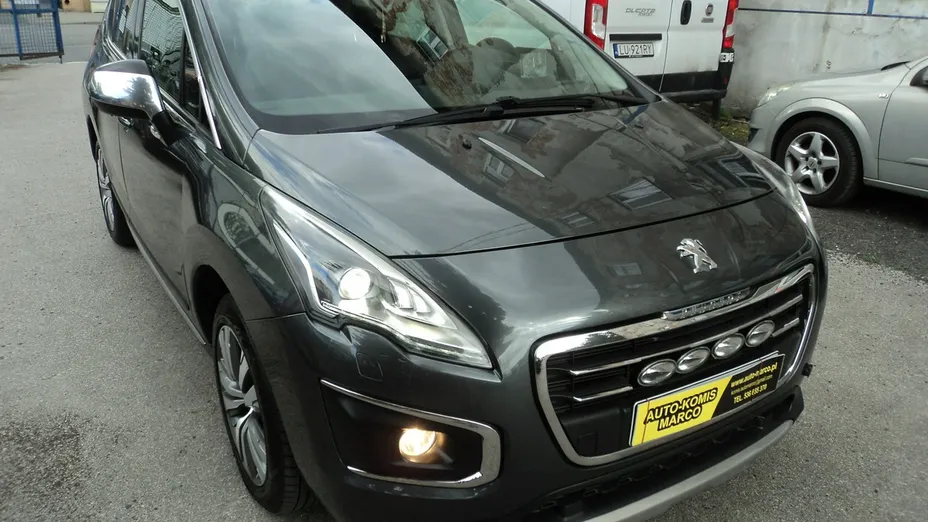 PEUGEOT 3008 -