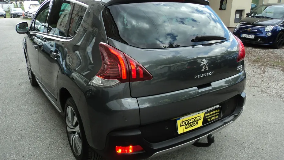 PEUGEOT 3008 -