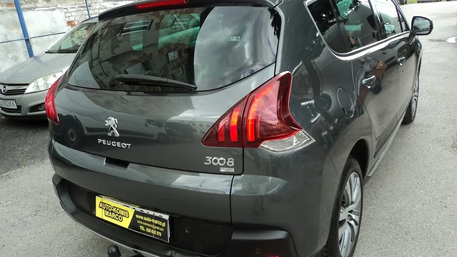 PEUGEOT 3008 -