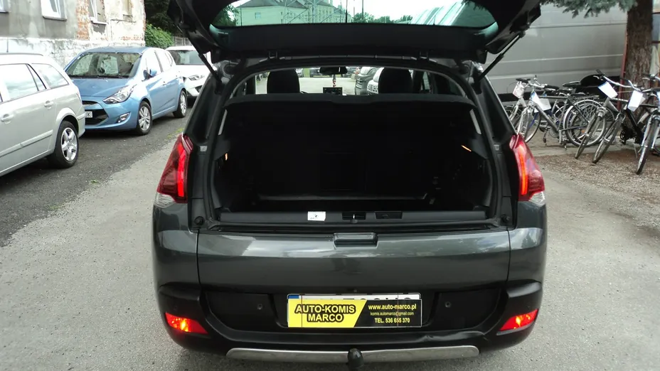 PEUGEOT 3008 -
