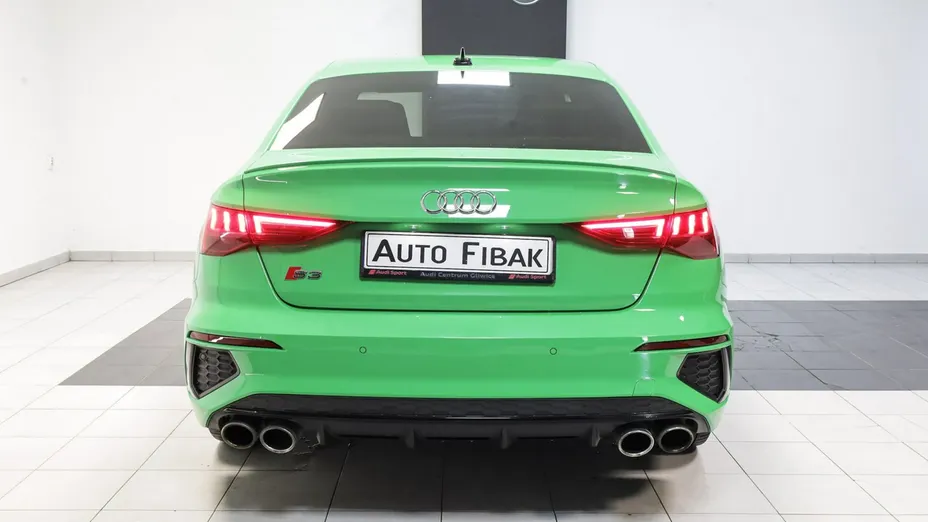 AUDI S3 Limousine -