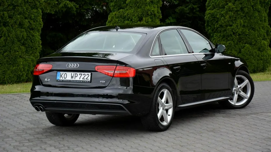 AUDI A4 -