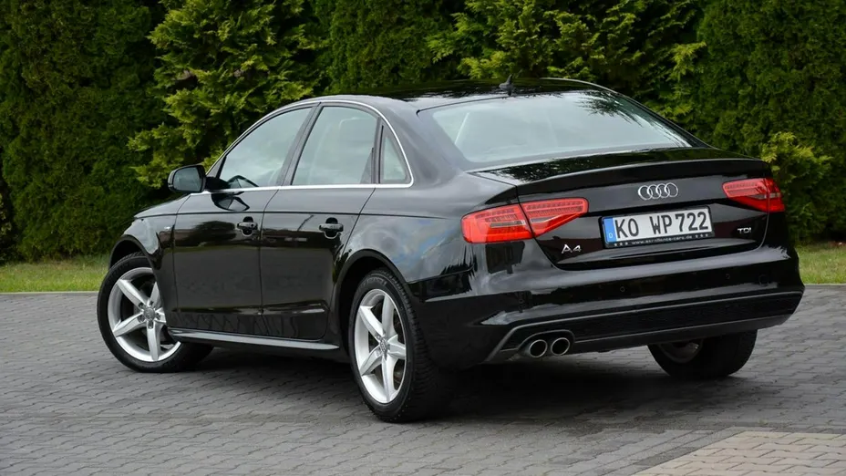 AUDI A4 -