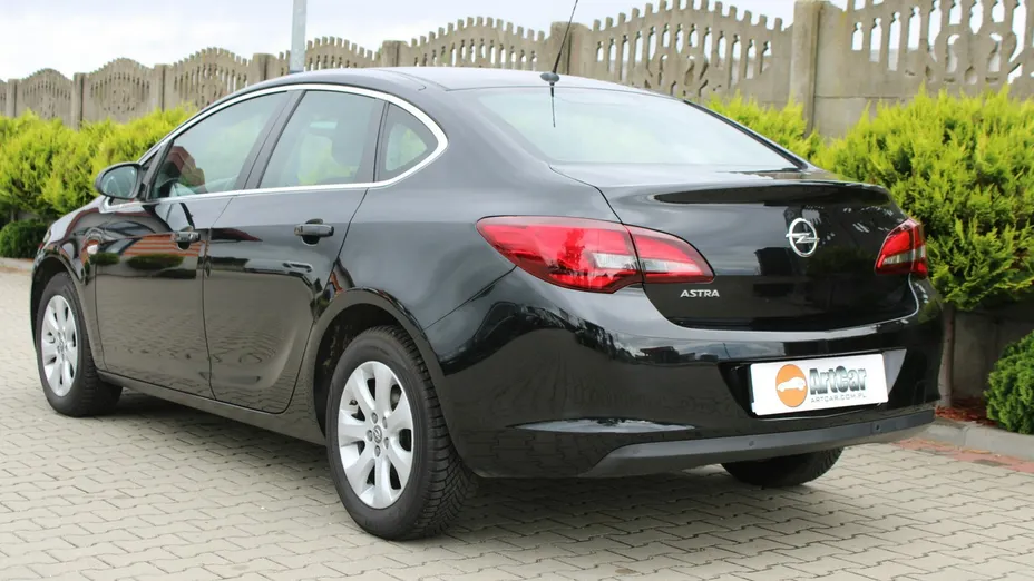 OPEL Astra -