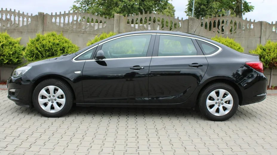 OPEL Astra -