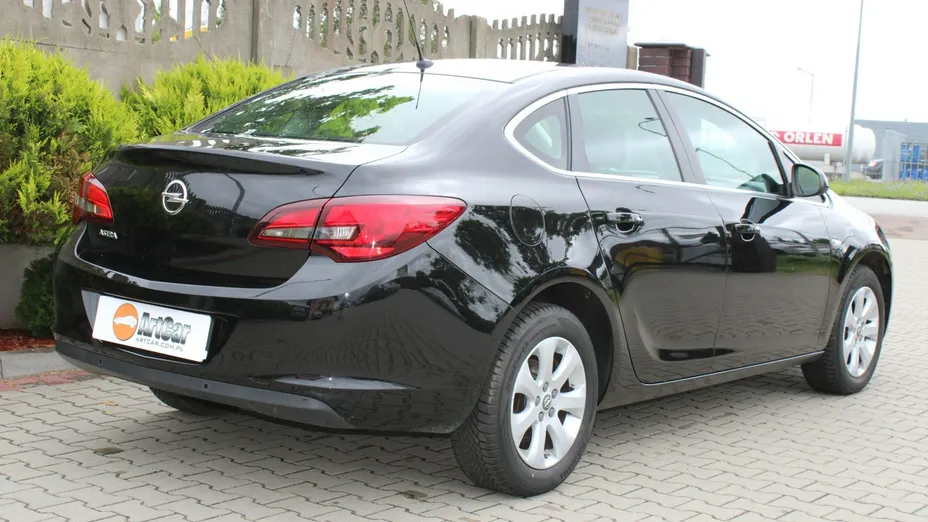 OPEL Astra -