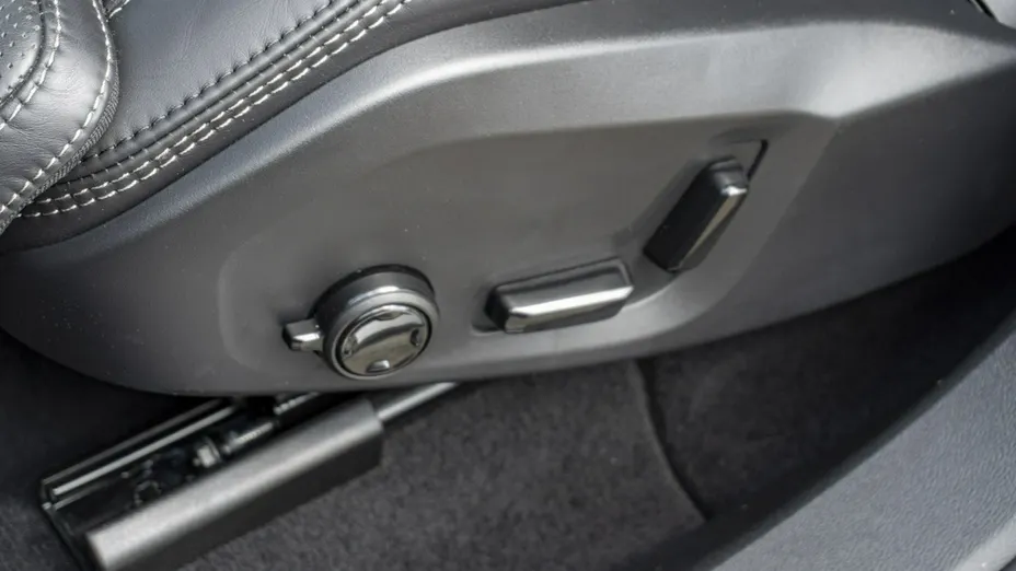 VOLVO XC60 -