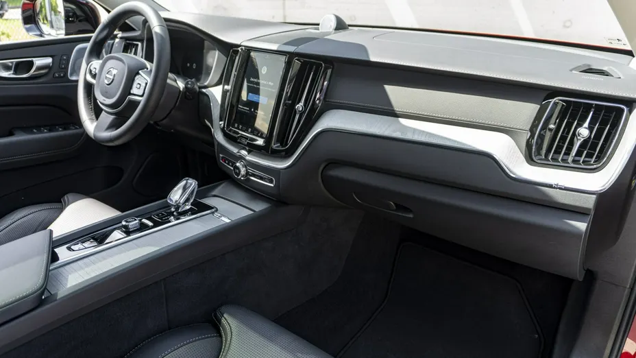VOLVO XC60 -