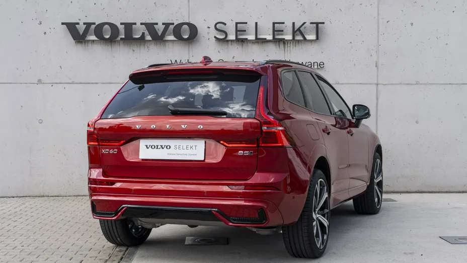 VOLVO XC60 -