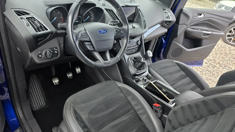 FORD Kuga -