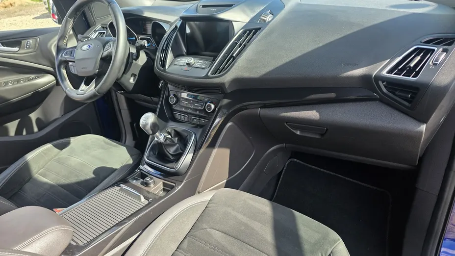 FORD Kuga -