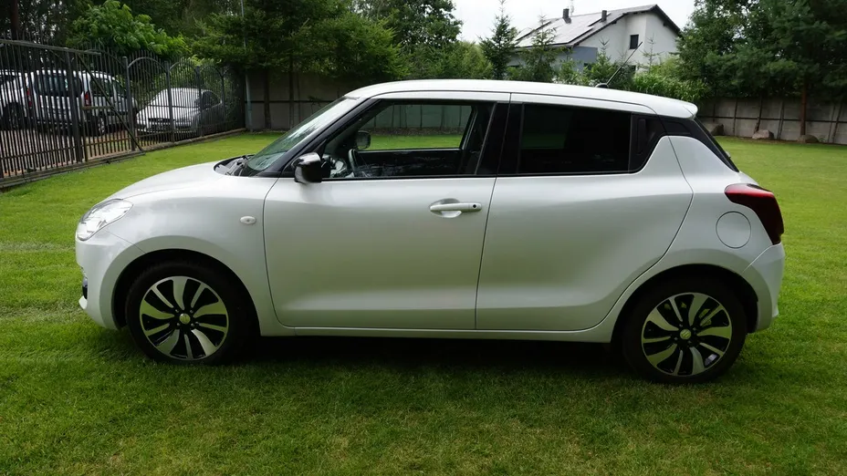 SUZUKI Swift -