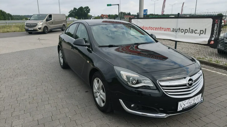 OPEL Insignia -