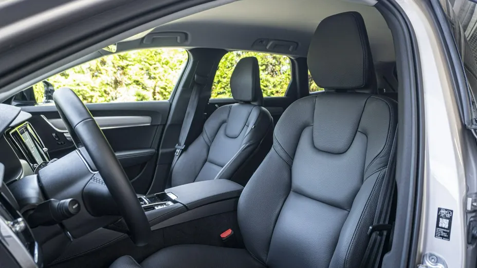 VOLVO V90 -