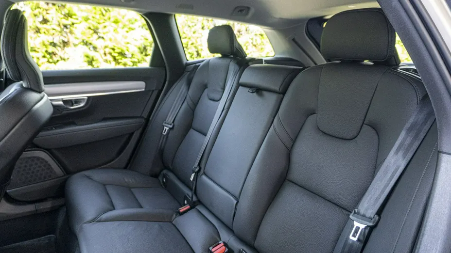 VOLVO V90 -
