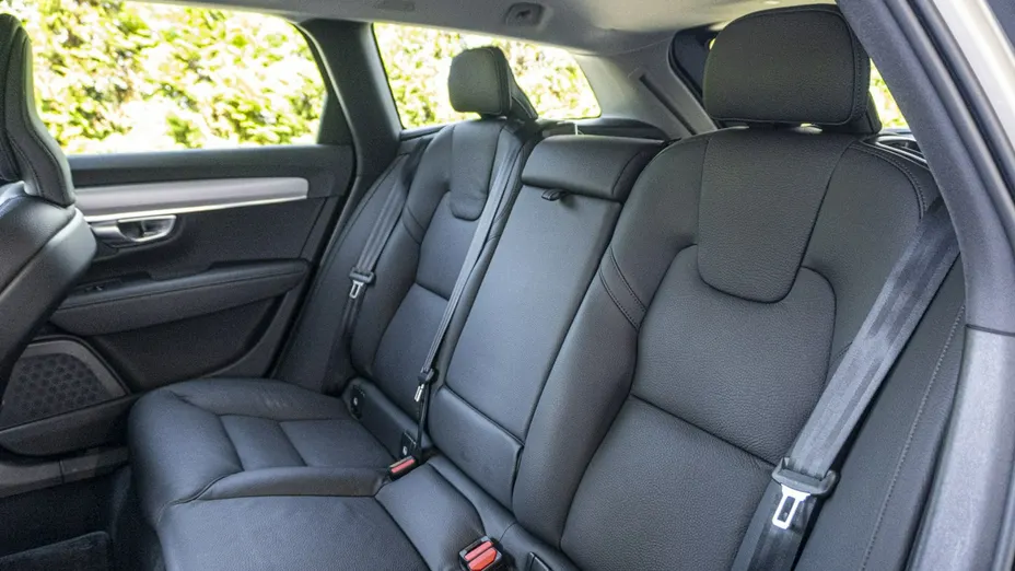 VOLVO V90 -