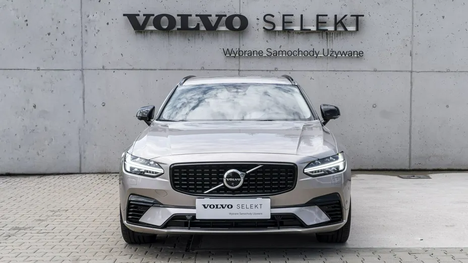 VOLVO V90 -