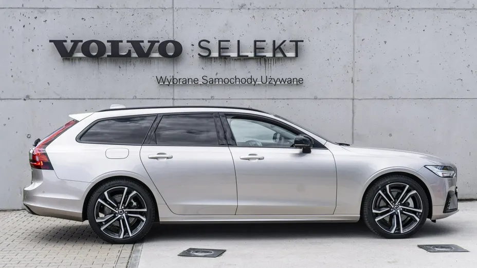 VOLVO V90 -