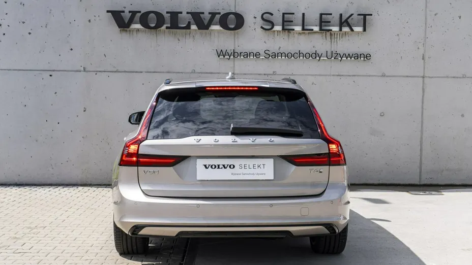 VOLVO V90 -