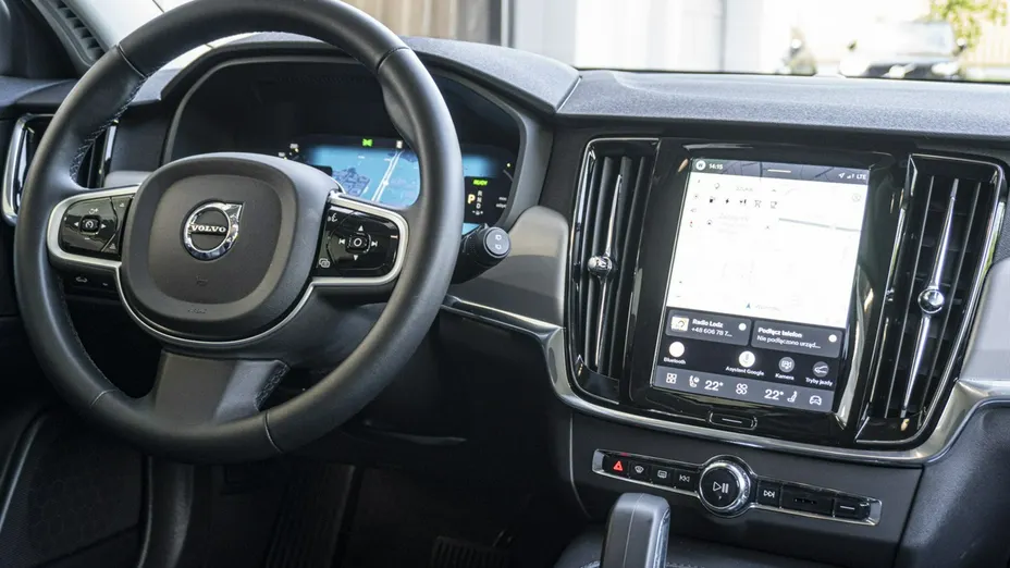 VOLVO V90 -
