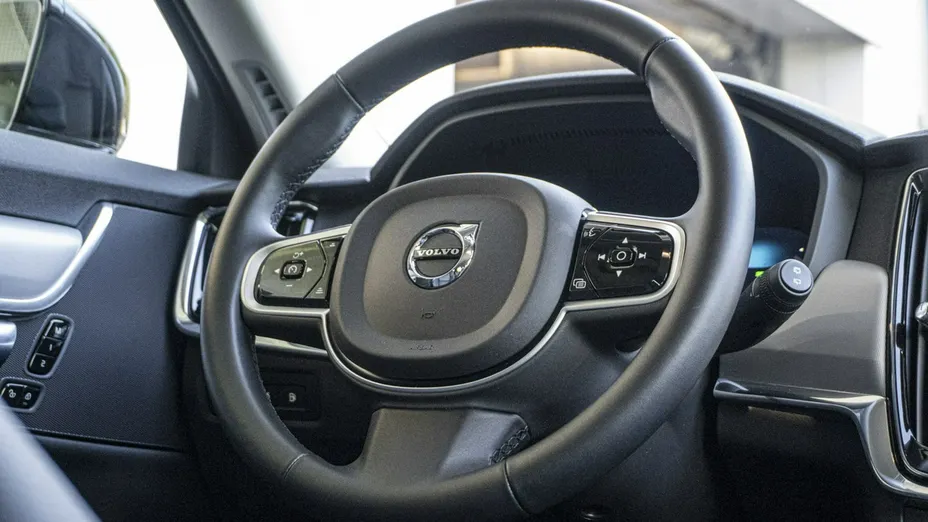 VOLVO V90 -