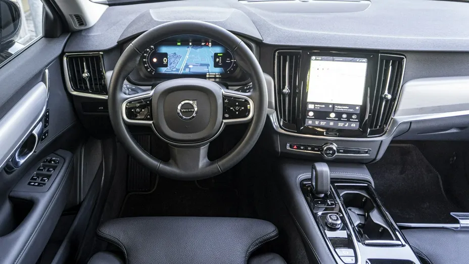 VOLVO V90 -