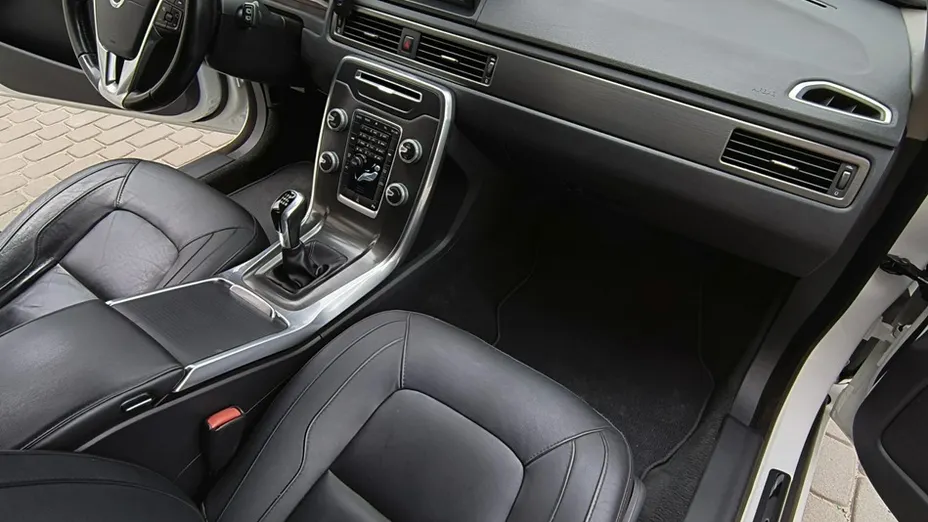 VOLVO V70 -